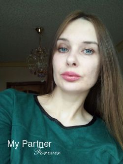 Meet Charming Ukrainian Woman Yuliya from Kharkov, Ukraine
