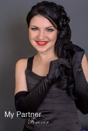 Dating Service to Meet Gorgeous Belarusian Lady Yuliya from Grodno, Belarus