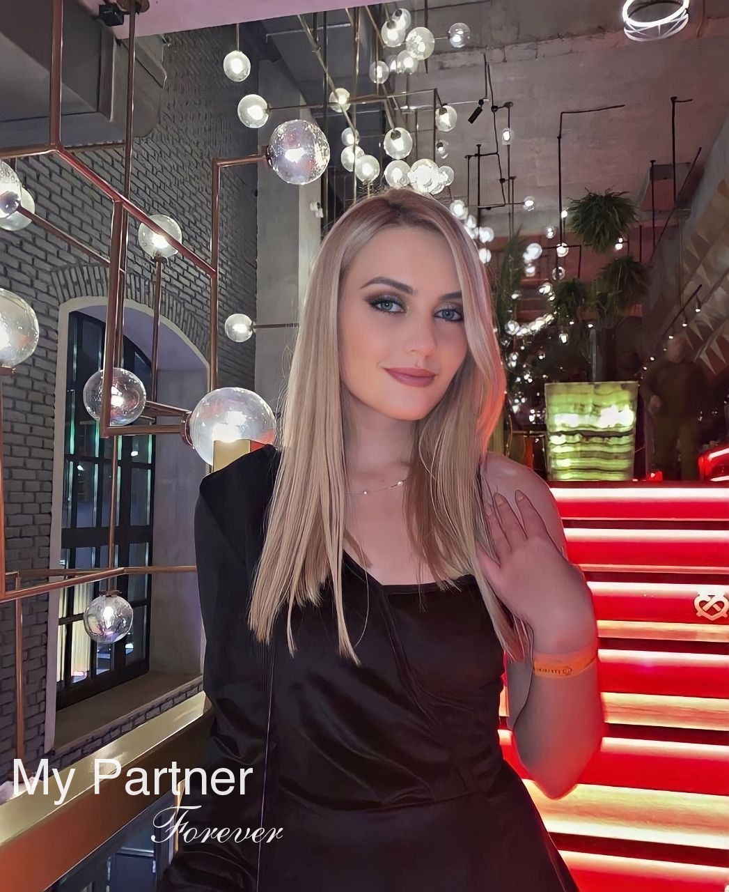 Dating Service to Meet Sexy Ukrainian Lady Darya from Kiev, Ukraine