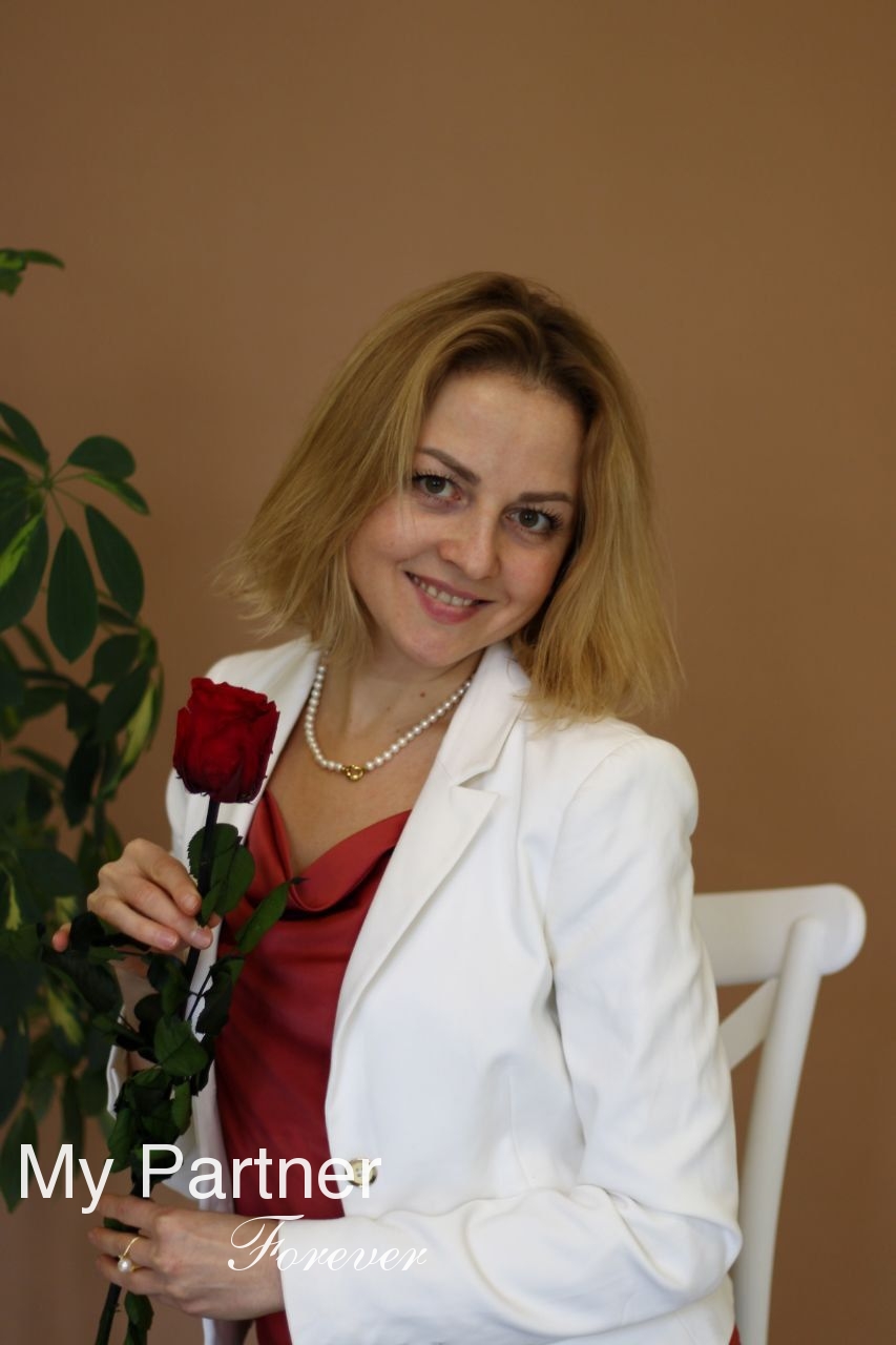 Dating Site to Meet Beautiful Ukrainian Lady Elena from Lutsk, Ukraine