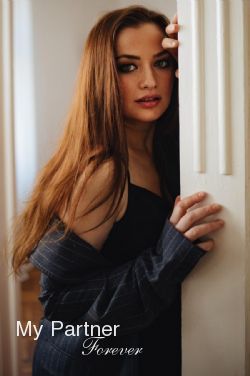 Dating Service to Meet Beautiful Ukrainian Woman Nataliya from Uzhgorod, Ukraine