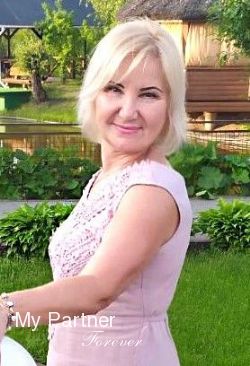 Dating Service to Meet Charming Ukrainian Woman Lyudmila from Kiev, Ukraine