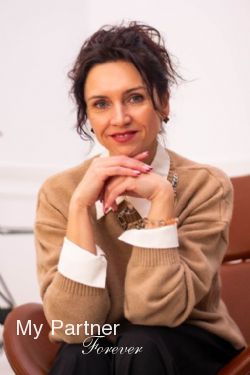 Dating Service to Meet Gorgeous Russian Woman Elena from Kaliningrad, Russia