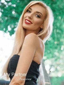 Dating Service to Meet Gorgeous Ukrainian Lady Irina from Kiev, Ukraine