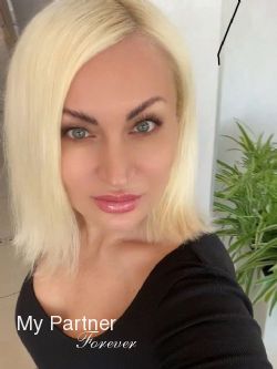 Dating Service to Meet Pretty Ukrainian Woman Anzhela from Odessa, Ukraine