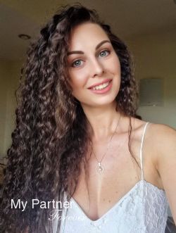 Dating Service to Meet Stunning Ukrainian Woman Anna from Vinnitsa, Ukraine