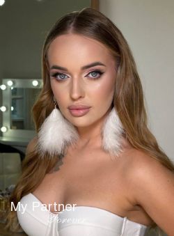 Dating Service to Meet Viktoriya from Vinnitsa, Ukraine
