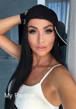 Dating Site to Meet Charming Ukrainian Girl Yuliya from Lvov, Ukraine