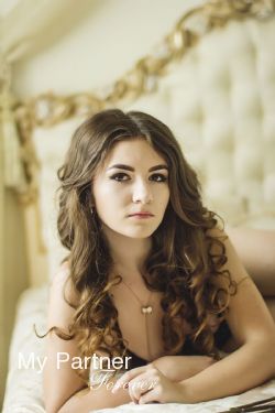Dating Site to Meet Single Ukrainian Girl Elena from Kiev, Ukraine