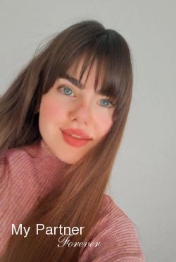 Dating with Beautiful Ukrainian Woman Anastasiya from Kiev, Ukraine