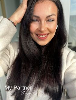 Dating with Gorgeous Ukrainian Woman Svetlana from Vinnitsa, Ukraine