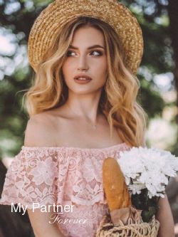 Dating with Sexy Ukrainian Girl Anastasiya from Kharkov, Ukraine