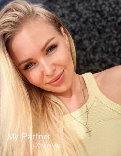 Dating with Sexy Ukrainian Lady Elena from Nikolaev, Ukraine