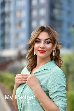 Dating with Single Ukrainian Girl Svetlana from Kiev, Ukraine