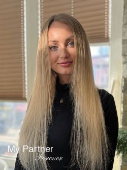 Dating with Ukrainian Girl Mariya from Kiev, Ukraine