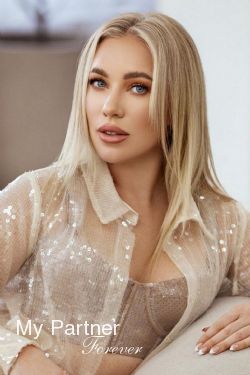 Meet Beautiful Ukrainian Woman Elena from Kharkov, Ukraine