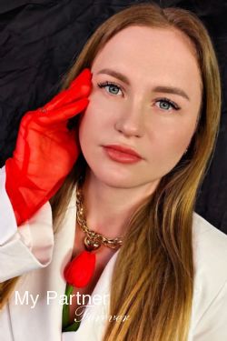 Meet Pretty Belarusian Girl Mariya from Baranovochi, Belarus