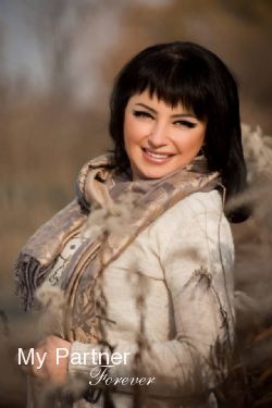 Online Dating with Beautiful Ukrainian Girl Irina from Kharkov, Ukraine