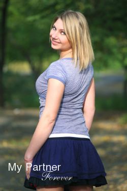 Online Dating with Charming Ukrainian Woman Anna from Nikolaev, Ukraine