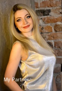 Online Dating with Pretty Ukrainian Woman Karina from Kharkov, Ukraine