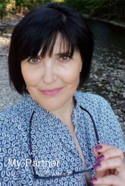 Online Dating with Pretty Ukrainian Woman Lyudmila from Kiev, Ukraine