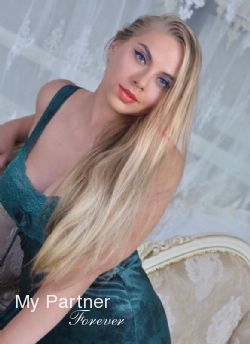 Online Dating with Sexy Ukrainian Girl Snezhana from Vinnitsa, Ukraine