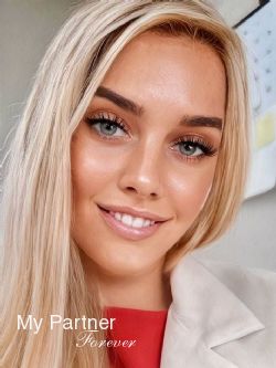 Online Dating with Stunning Ukrainian Girl Irina from Lvov, Ukraine