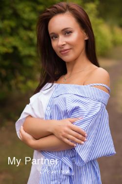 Online Dating with Stunning Ukrainian Woman Anna from Kharkov, Ukraine