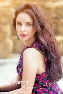 Online Dating with Stunning Ukrainian Woman Marina from Kharkov, Ukraine