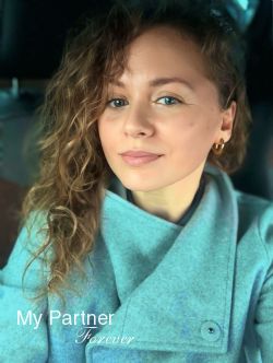 Online Dating with Stunning Ukrainian Woman Olesya from Kharkov, Ukraine