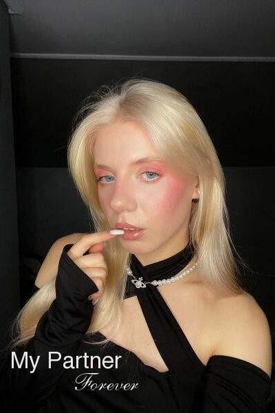 Beautiful Woman from Ukraine - Veronika from Lvov, Ukraine