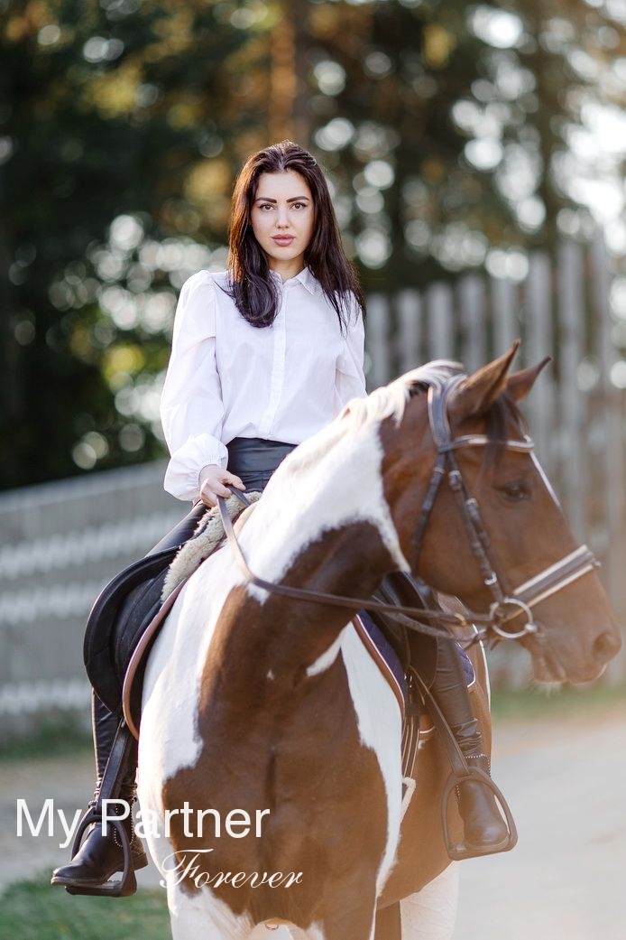 Dating Service to Meet Gorgeous Belarusian Woman Anastasiya from Minsk, Belarus