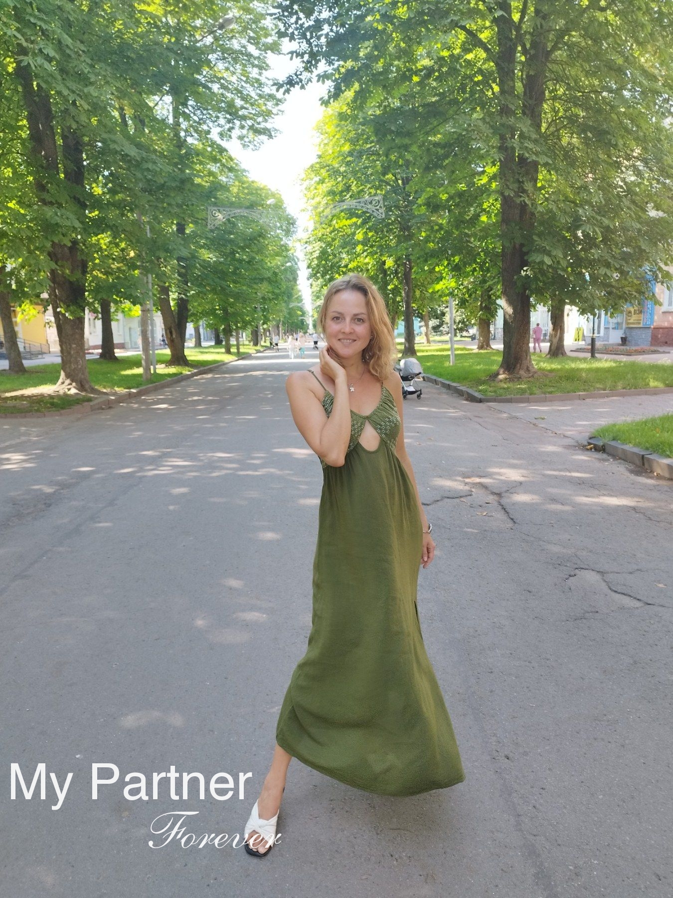 Dating Service to Meet Gorgeous Ukrainian Lady Elena from Lutsk, Ukraine