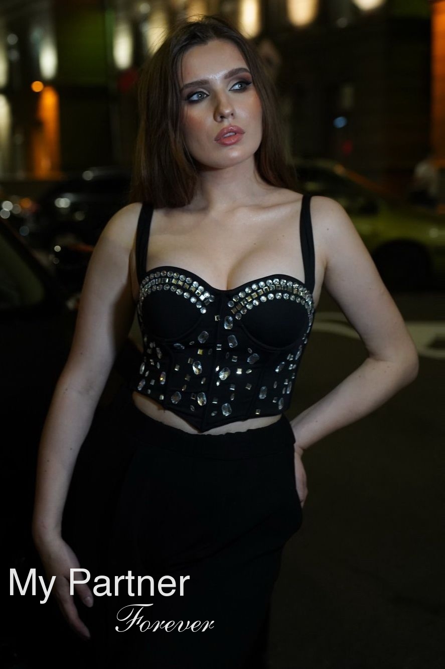 Dating Service to Meet Pretty Belarusian Lady Aleksandra from Minsk, Belarus