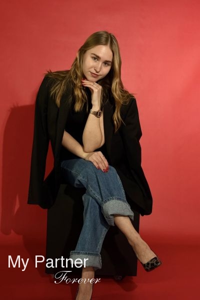 Dating Service to Meet Pretty Ukrainian Lady Aleksandra from Dniepropetrovsk, Ukraine