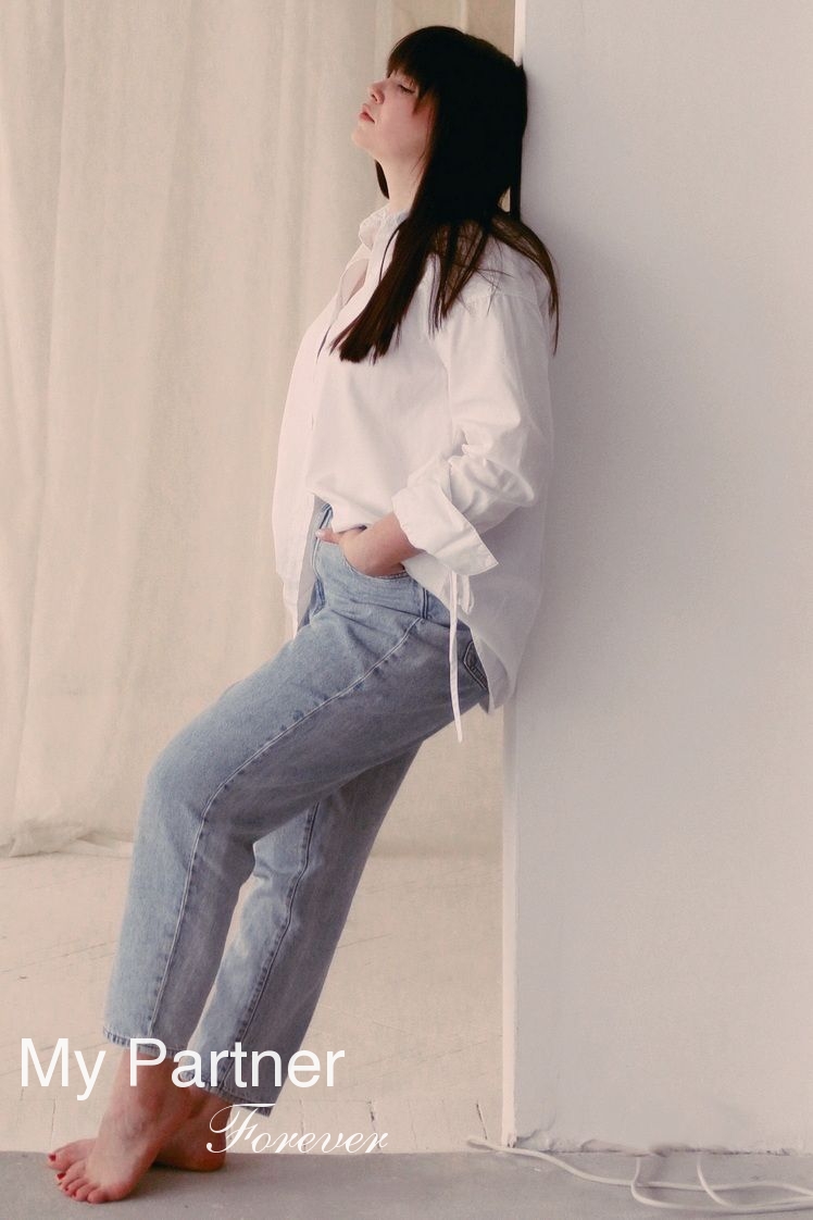 Dating Service to Meet Sexy Belarusian Woman Yuliya from Brest, Belarus