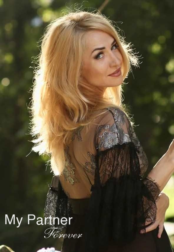 Dating Service to Meet Sexy Ukrainian Lady Tatiyana from Vinnitsa, Ukraine