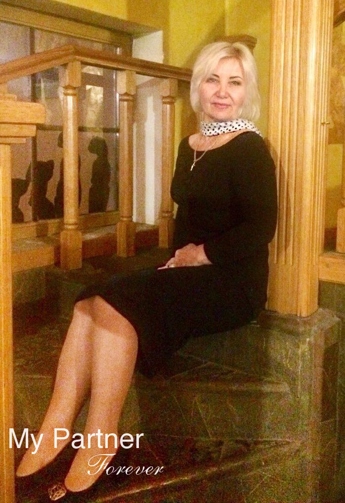 Dating Service to Meet Sexy Ukrainian Woman Lyudmila from Kiev, Ukraine