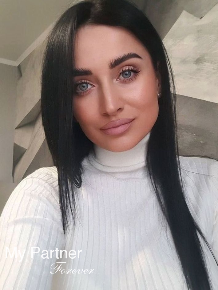 Dating Service to Meet Sexy Ukrainian Woman Vita from Zhytomir, Ukraine