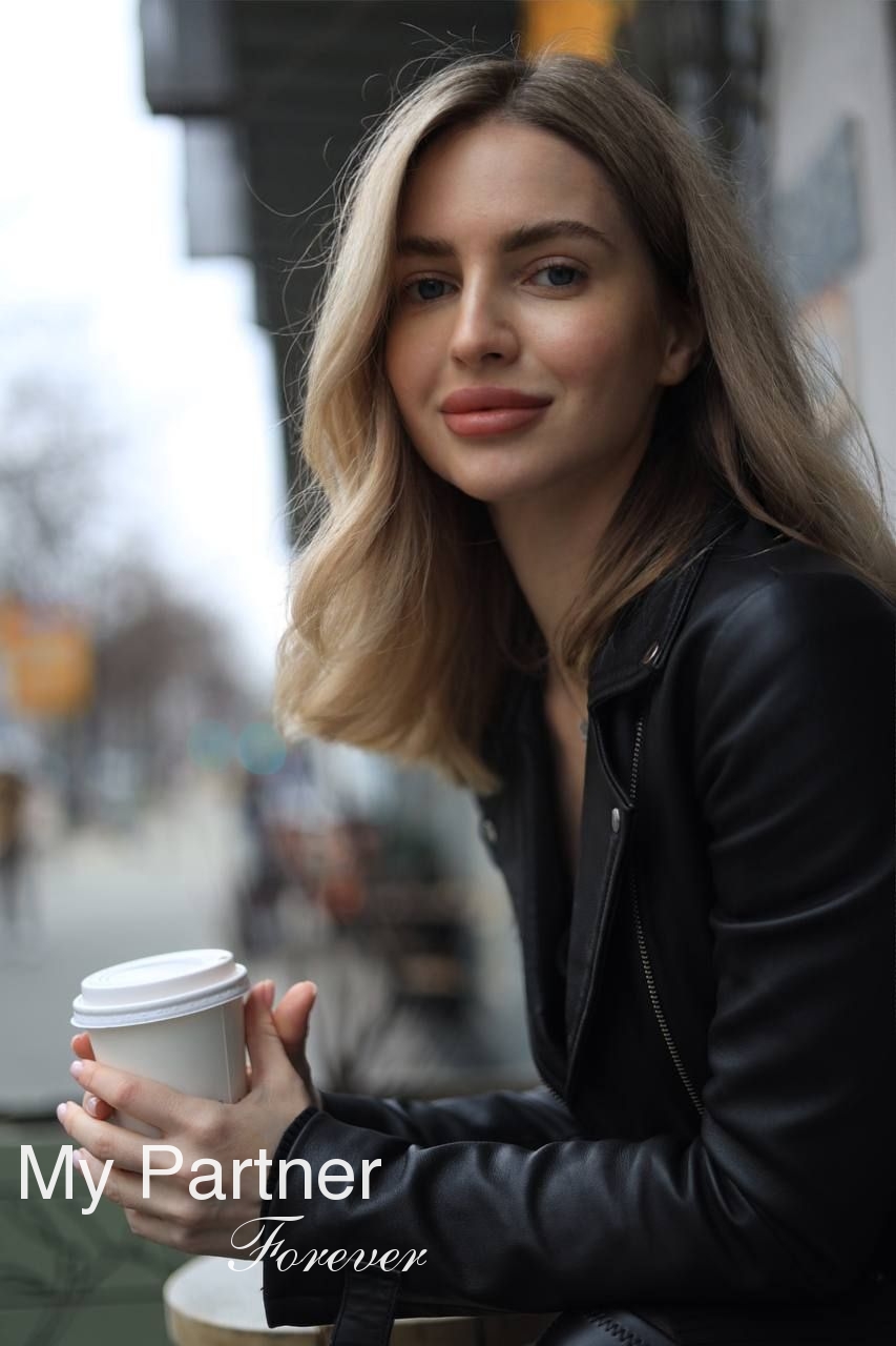 Dating Service to Meet Single Ukrainian Girl Vita from Kiev, Ukraine