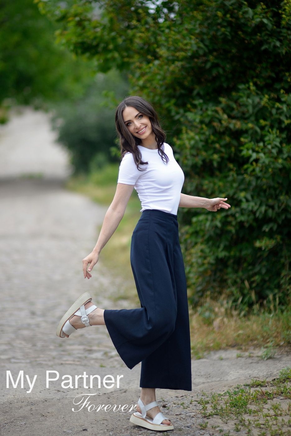 Dating Service to Meet Single Ukrainian Lady Yuliya from Kharkov, Ukraine