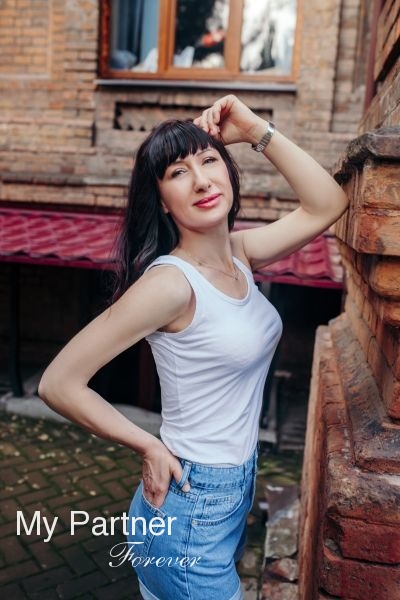 Dating Service to Meet Stunning Ukrainian Girl Nataliya from Dniepropetrovsk, Ukraine