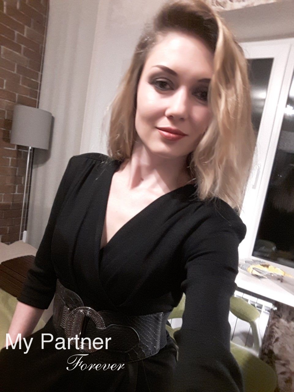 Dating Service to Meet Stunning Ukrainian Woman Yuliya from Kiev, Ukraine