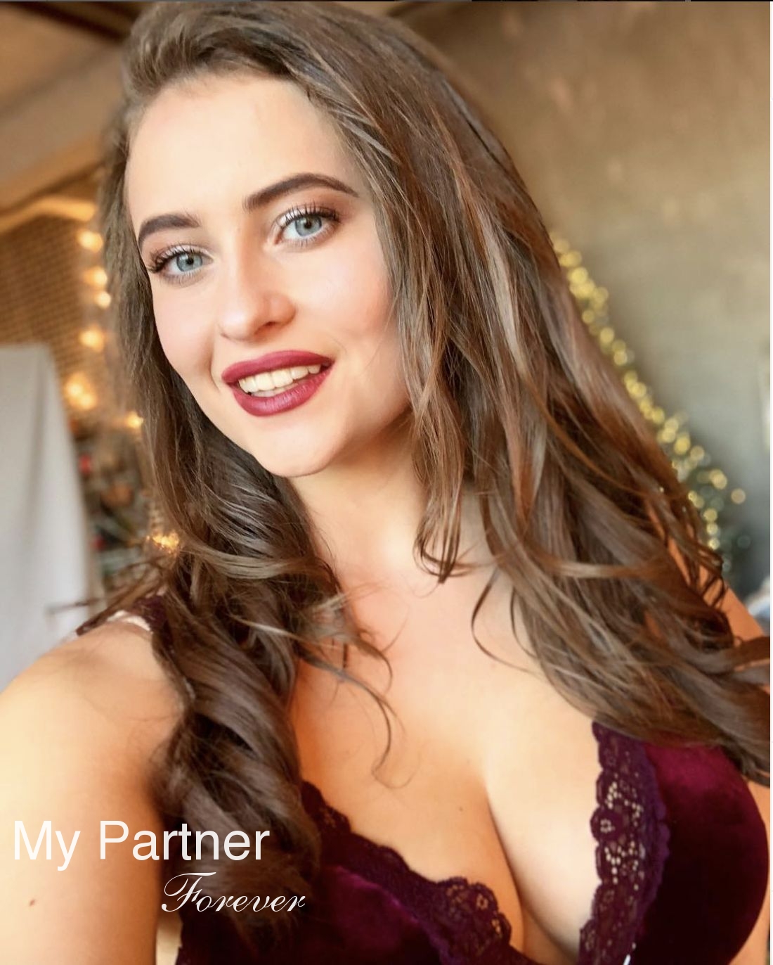 Dating Site to Meet Beautiful Ukrainian Lady Oksana from Kiev, Ukraine