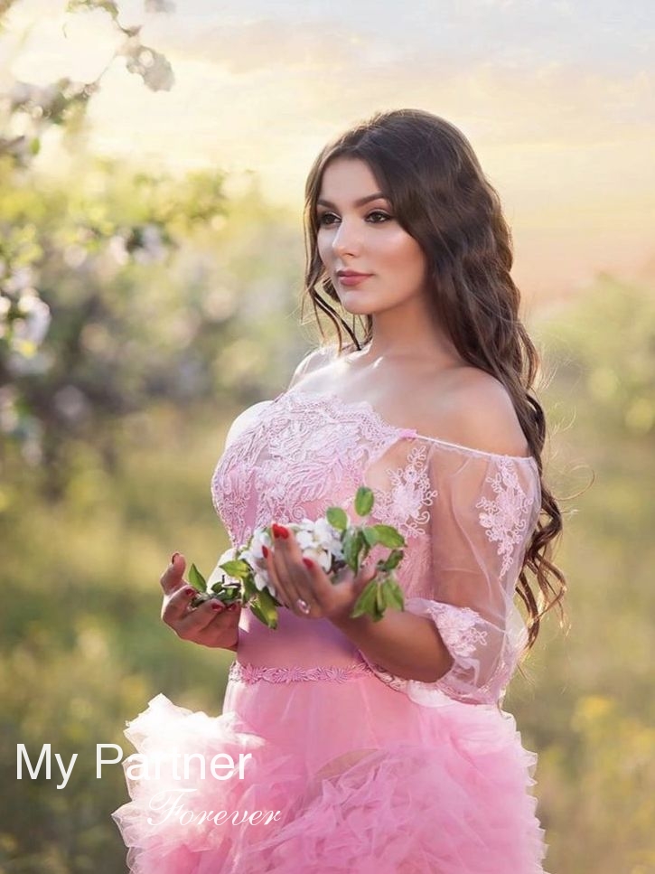 Dating Site to Meet Gorgeous Ukrainian Lady Aleksandra from Zaporozhye, Ukraine
