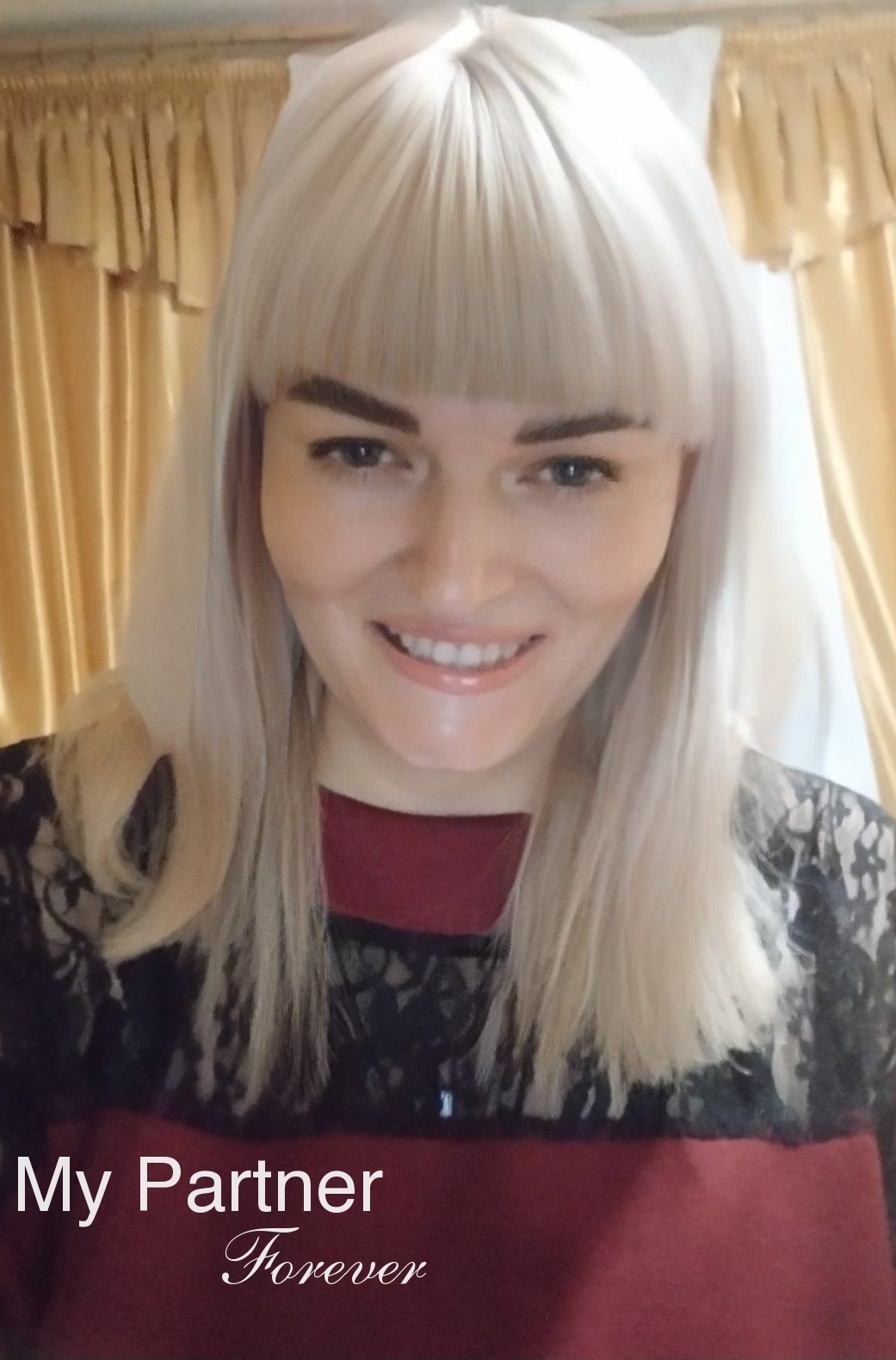 Dating Site to Meet Gorgeous Ukrainian Woman Alena from Kiev, Ukraine