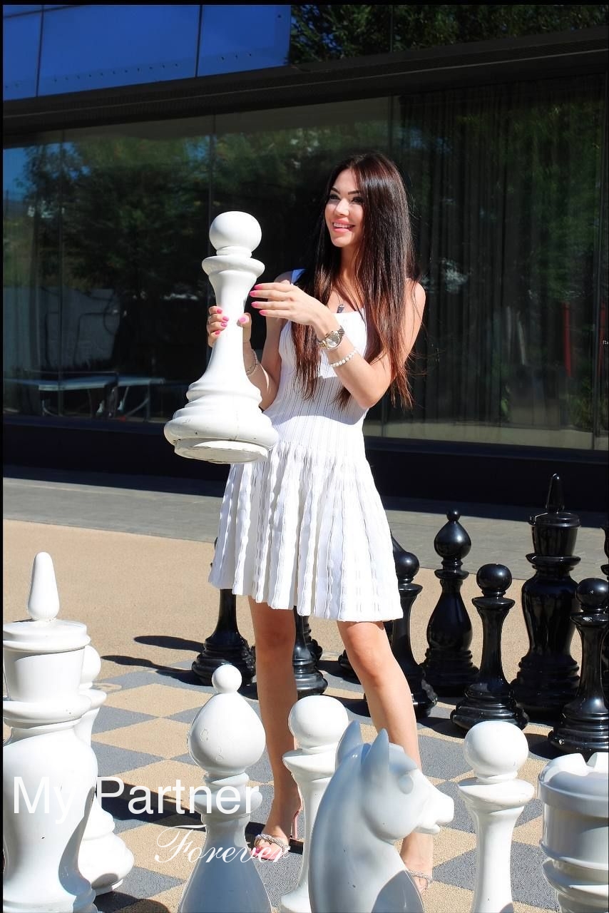 Dating Site to Meet Stunning Ukrainian Lady Alena from Kiev, Ukraine