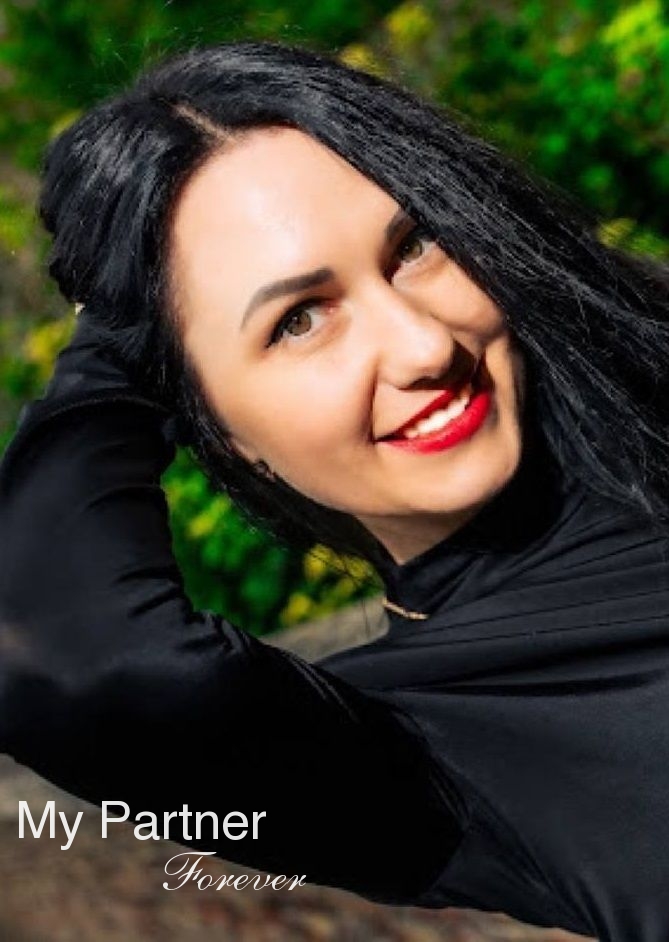 Dating with Beautiful Ukrainian Woman Anna from Poltava, Ukraine