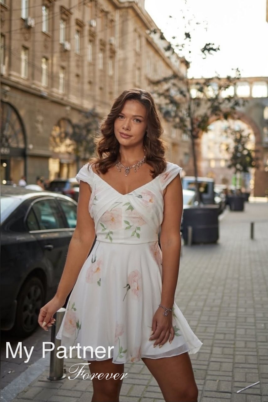 Dating with Charming Ukrainian Woman Nataliya from Kiev, Ukraine