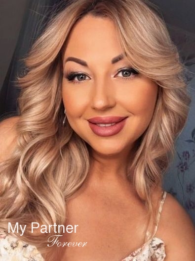 Dating with Pretty Ukrainian Girl Lyudmila from Nikolaev, Ukraine